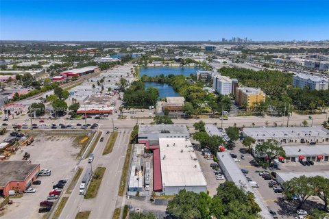 Commercial property in Hollywood, Florida № 1892503 - photo 21