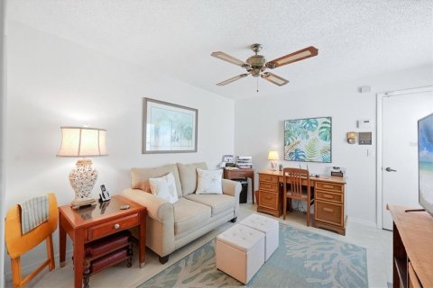 Condo in Sarasota, Florida, 3 bedrooms  № 2379523 - photo 26
