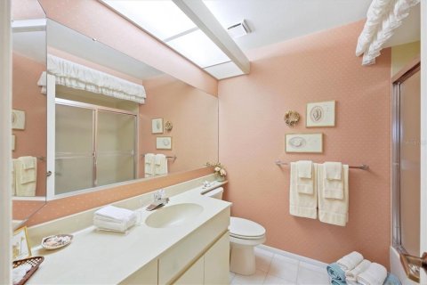 Condo in Sarasota, Florida, 3 bedrooms  № 2379523 - photo 25