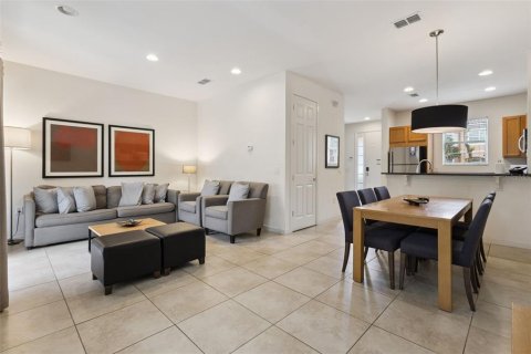 Touwnhouse à vendre à Kissimmee, Floride: 2 chambres, 119.84 m2 № 2295319 - photo 4