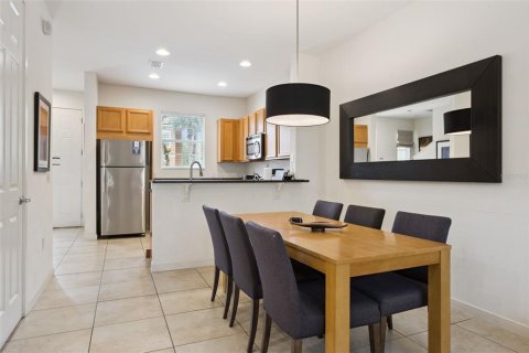 Touwnhouse à vendre à Kissimmee, Floride: 2 chambres, 119.84 m2 № 2295319 - photo 5