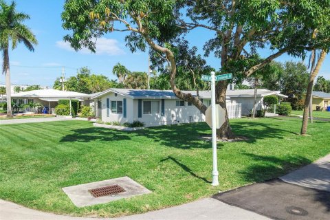 Villa ou maison à vendre à Lauderdale-by-the-Sea, Floride: 2 chambres, 111.85 m2 № 1971258 - photo 11