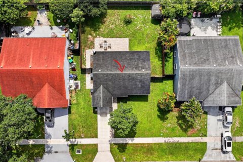House in Lake Worth, Florida 2 bedrooms, 92.16 sq.m. № 2188208 - photo 30