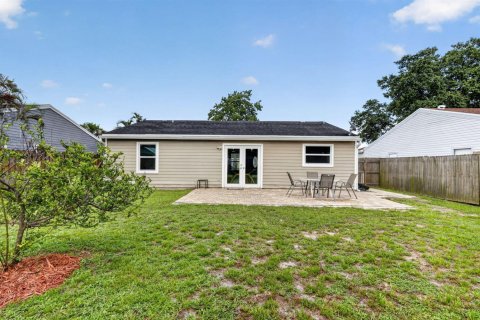House in Lake Worth, Florida 2 bedrooms, 92.16 sq.m. № 2188208 - photo 25