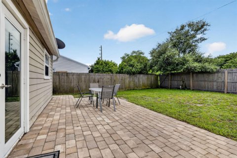 House in Lake Worth, Florida 2 bedrooms, 92.16 sq.m. № 2188208 - photo 26