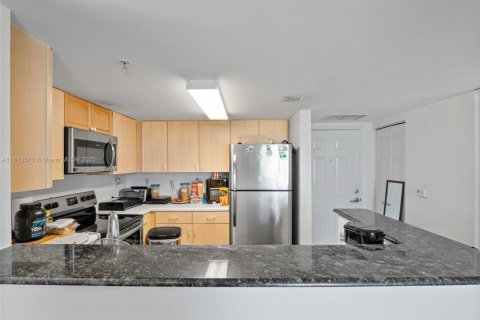 Condominio en venta en Miami, Florida, 1 dormitorio, 69.86 m2 № 1961117 - foto 12