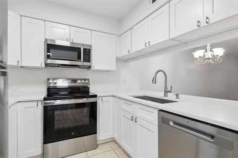 Купить кондоминиум в Сент-Питерсберг, Флорида 4 комнаты, 91.04м2, № 2222499 - фото 3