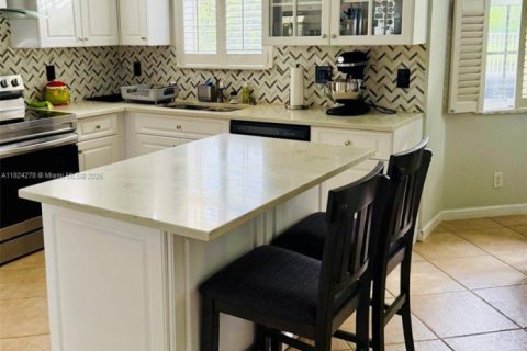 Villa ou maison à vendre à Weston, Floride: 4 chambres, 241.17 m2 № 1958436 - photo 6