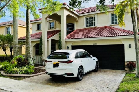 Villa ou maison à vendre à Weston, Floride: 4 chambres, 241.17 m2 № 1958436 - photo 2