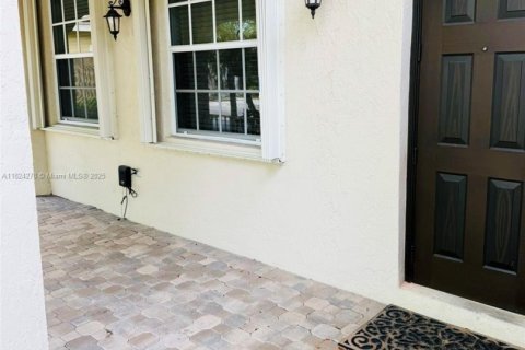 Villa ou maison à vendre à Weston, Floride: 4 chambres, 241.17 m2 № 1958436 - photo 4