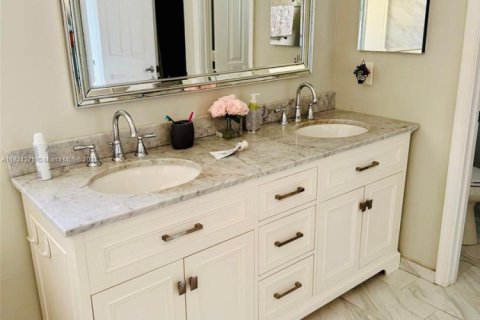 Villa ou maison à vendre à Weston, Floride: 4 chambres, 241.17 m2 № 1958436 - photo 18