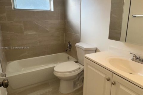 Casa en alquiler en Miramar, Florida, 2 dormitorios, 83.61 m2 № 1998279 - foto 2