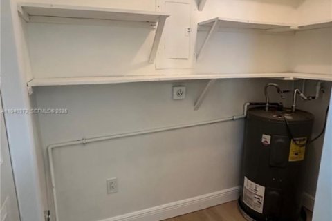 Casa en alquiler en Miramar, Florida, 2 dormitorios, 83.61 m2 № 1998279 - foto 3