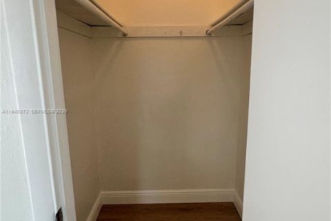 Casa en alquiler en Miramar, Florida, 2 dormitorios, 83.61 m2 № 1998279 - foto 14