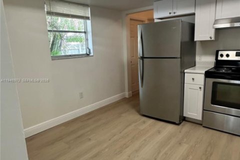 Casa en alquiler en Miramar, Florida, 2 dormitorios, 83.61 m2 № 1998279 - foto 4