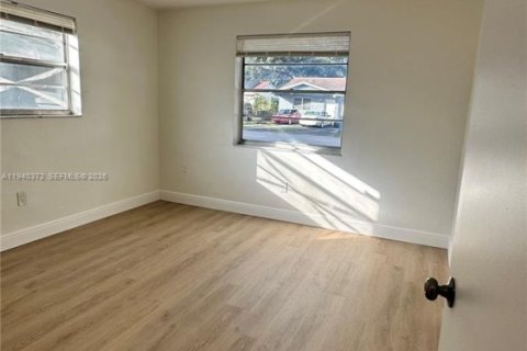 Casa en alquiler en Miramar, Florida, 2 dormitorios, 83.61 m2 № 1998279 - foto 7