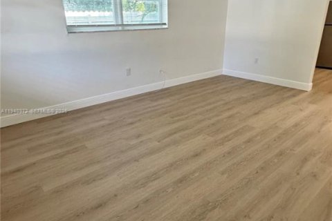 Casa en alquiler en Miramar, Florida, 2 dormitorios, 83.61 m2 № 1998279 - foto 6