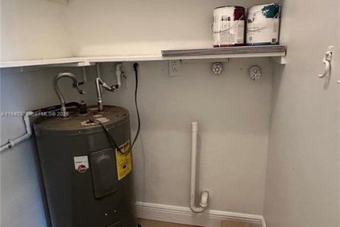 Casa en alquiler en Miramar, Florida, 2 dormitorios, 83.61 m2 № 1998279 - foto 23