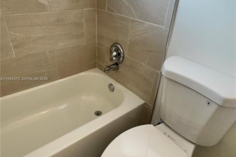 Casa en alquiler en Miramar, Florida, 2 dormitorios, 83.61 m2 № 1998279 - foto 12