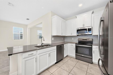Touwnhouse à vendre à Kissimmee, Floride: 4 chambres, 192.03 m2 № 2406528 - photo 6