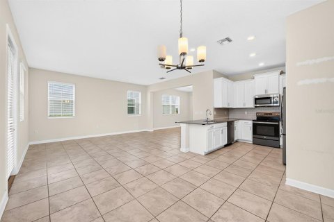 Touwnhouse à vendre à Kissimmee, Floride: 4 chambres, 192.03 m2 № 2406528 - photo 4