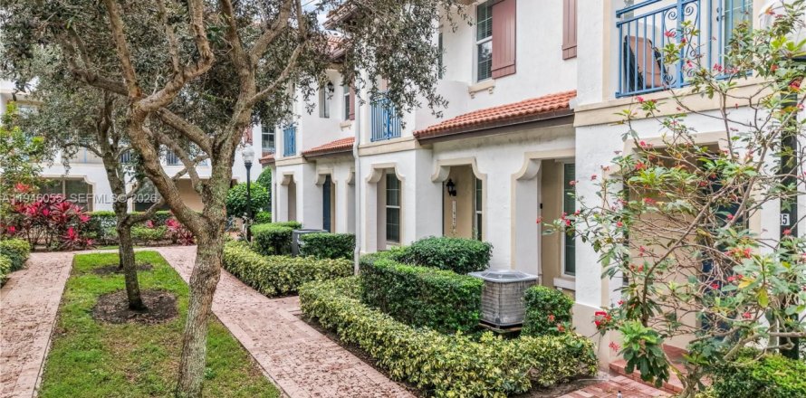 Adosado en Miramar, Florida 3 dormitorios, 150.22 m2 № 2006299