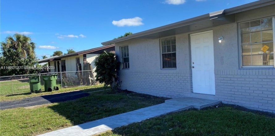 Дом в Хомстед, Флорида 3 спальни, 111.48м2 № 1991883