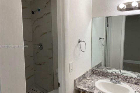 Снять в аренду виллу или дом в Хомстед, Флорида 3 спальни, 111.48м2, № 1991883 - фото 6