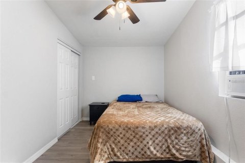 House in Intercession City, Florida 3 bedrooms, 96.62 sq.m. № 2236695 - photo 14