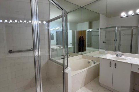Condo in Boca Raton, Florida, 3 bedrooms № 2402424 - photo 12