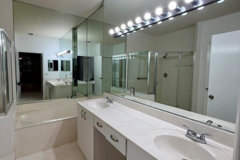 Condo in Boca Raton, Florida, 3 bedrooms № 2402424 - photo 11