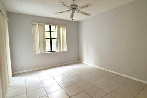 Condo in Boca Raton, Florida, 3 bedrooms № 2402424 - photo 2