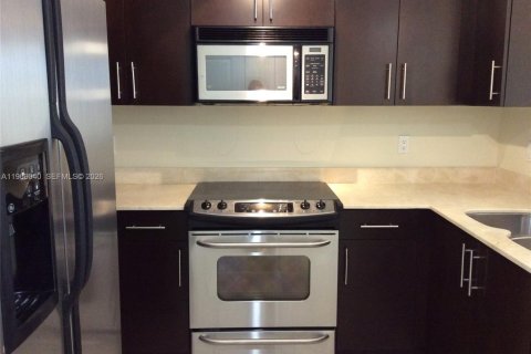 Condominio en alquiler en Coral Gables, Florida, 1 dormitorio, 74.14 m2 № 2030988 - foto 13