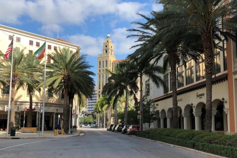 Condominio en alquiler en Coral Gables, Florida, 1 dormitorio, 74.14 m2 № 2030988 - foto 24