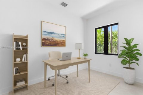 Купить виллу или дом в Корал-Гейблс, Флорида 4 спальни, 263.19м2, № 1931324 - фото 12