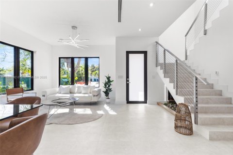 Купить виллу или дом в Корал-Гейблс, Флорида 4 спальни, 263.19м2, № 1931324 - фото 5