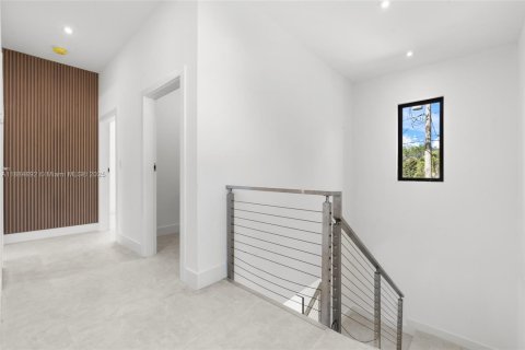 Купить виллу или дом в Корал-Гейблс, Флорида 4 спальни, 263.19м2, № 1931324 - фото 21