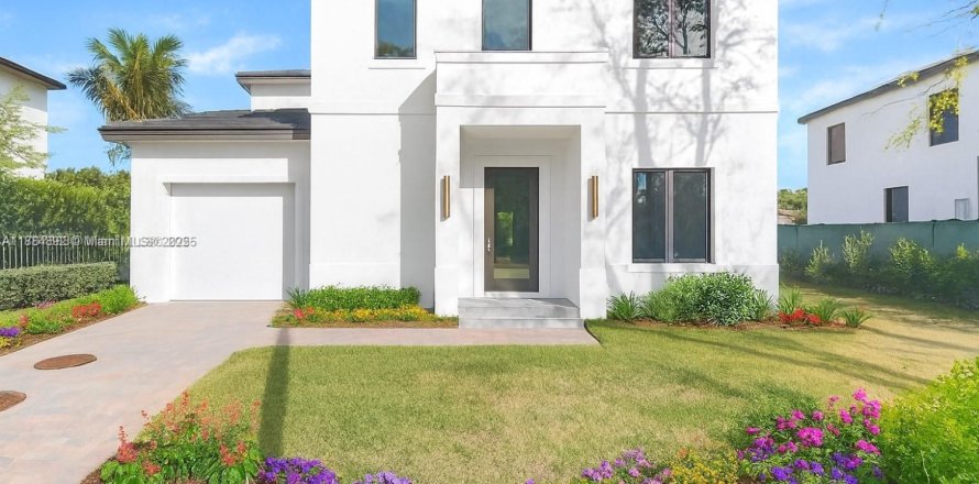 Дом в Корал-Гейблс, Флорида 4 спальни, 263.19м2 № 1931324