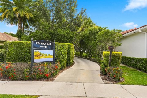 Apartment in Port St. Lucie, Florida 2 bedrooms, 131.18 sq.m. № 2263782 - photo 5