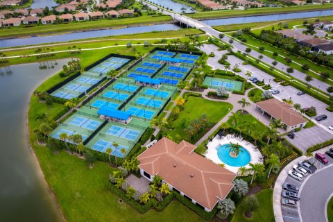 Apartment in Port St. Lucie, Florida 2 bedrooms, 131.18 sq.m. № 2263782 - photo 3
