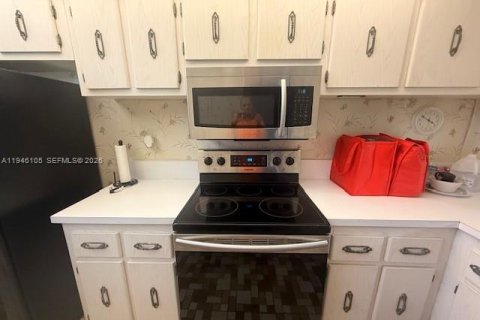 Copropriété à vendre à Tamarac, Floride: 2 chambres, 85.47 m2 № 2152895 - photo 4