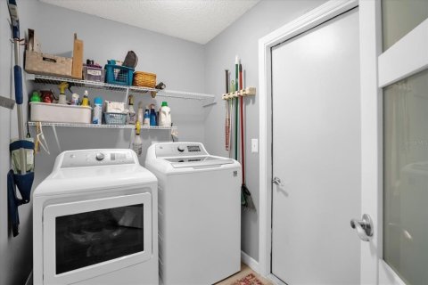 House in Winter Park, Florida 3 bedrooms, 167.87 sq.m. № 1529566 - photo 13