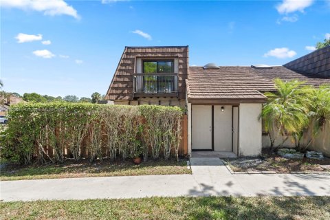 Townhouse in West Palm Beach, Florida 2 bedrooms, 112.78 sq.m. № 1766586 - photo 1