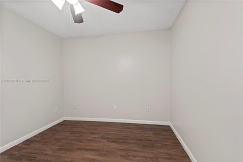 Townhouse in West Palm Beach, Florida 2 bedrooms, 112.78 sq.m. № 1766586 - photo 7