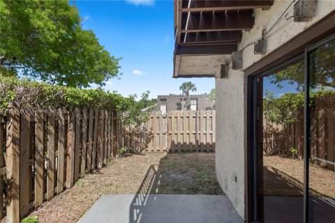 Townhouse in West Palm Beach, Florida 2 bedrooms, 112.78 sq.m. № 1766586 - photo 12