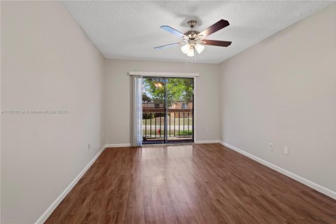 Townhouse in West Palm Beach, Florida 2 bedrooms, 112.78 sq.m. № 1766586 - photo 2