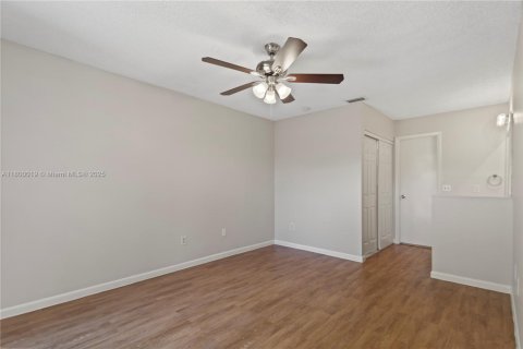 Townhouse in West Palm Beach, Florida 2 bedrooms, 112.78 sq.m. № 1766586 - photo 3
