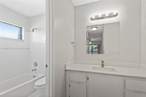 Townhouse in West Palm Beach, Florida 2 bedrooms, 112.78 sq.m. № 1766586 - photo 10