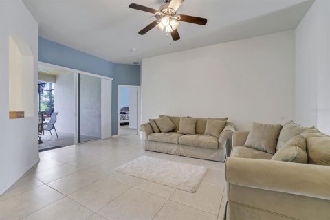 House in Estero, Florida 5 bedrooms, 241.55 sq.m. № 1070987 - photo 13