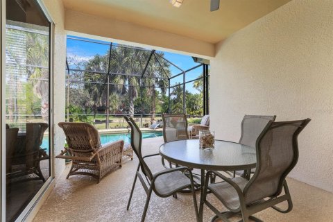 House in Estero, Florida 5 bedrooms, 241.55 sq.m. № 1070987 - photo 27
